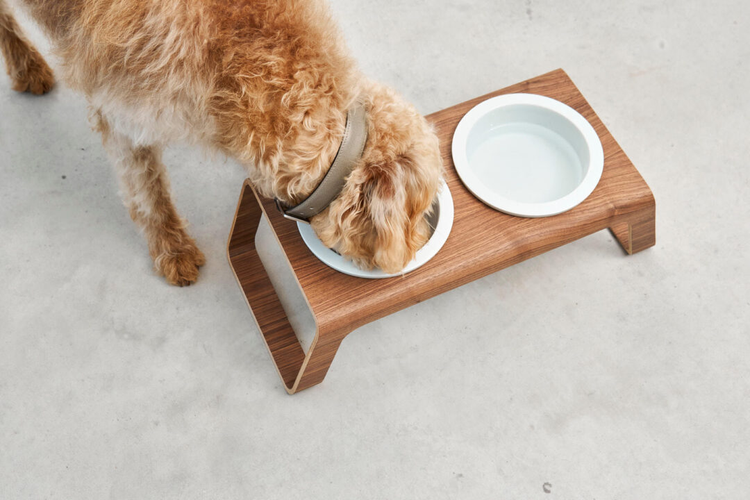 Houten voerbak hond Desco Walnut