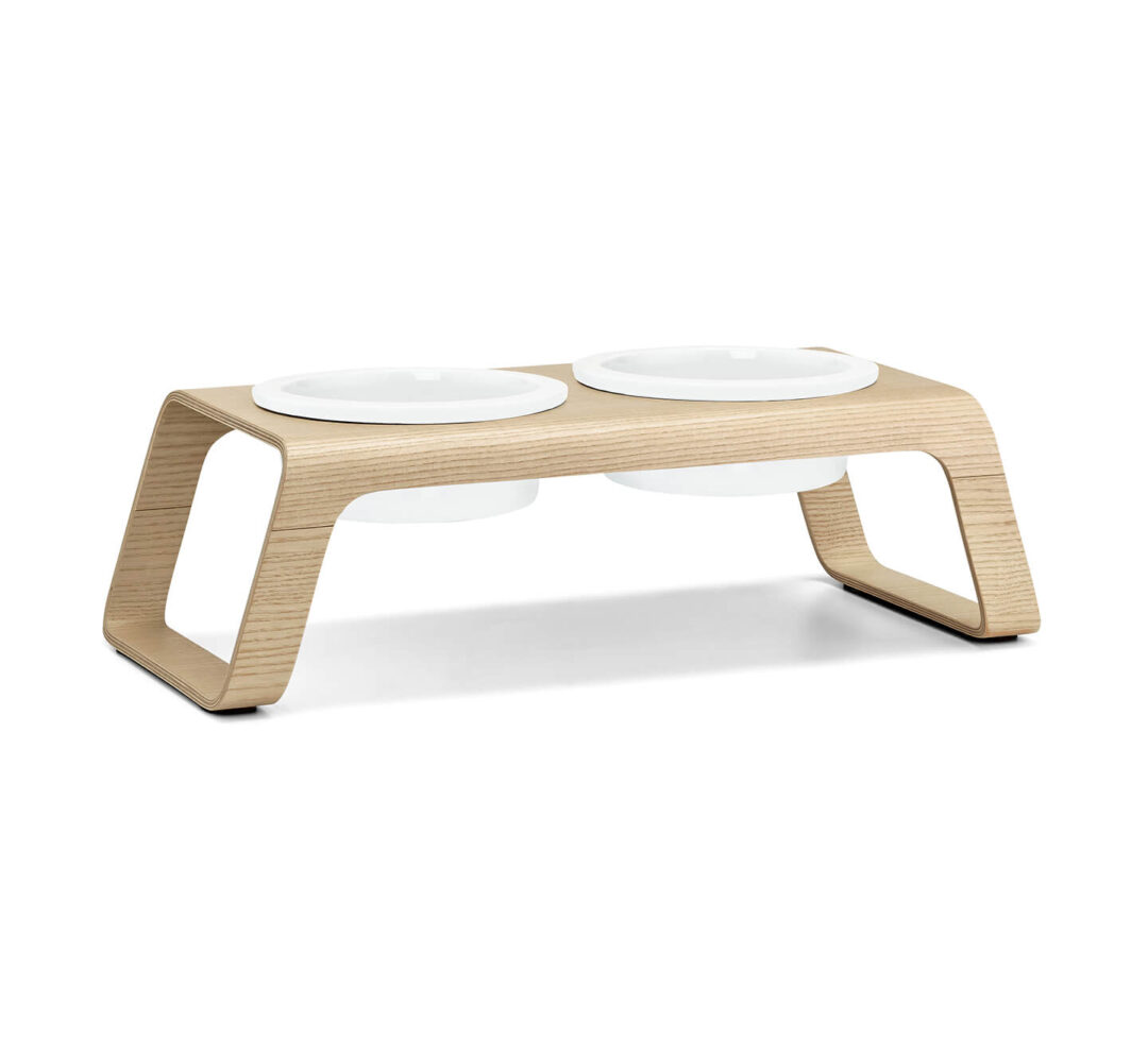 Moderne hondenvoerbak Desco Wood